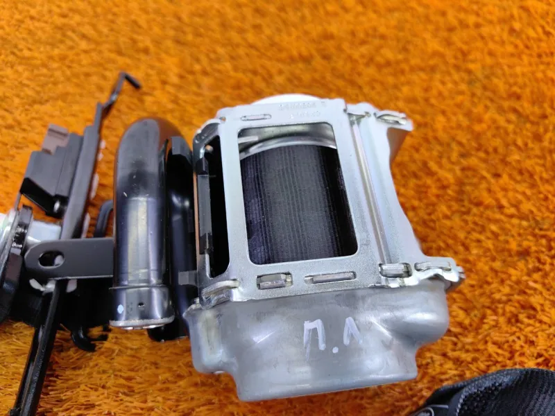 Ремень безопасности