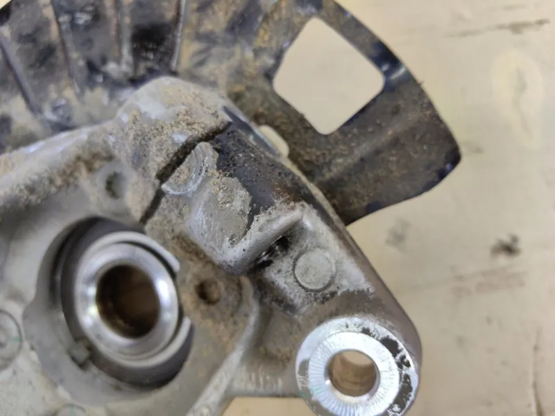 Кулак поворотный