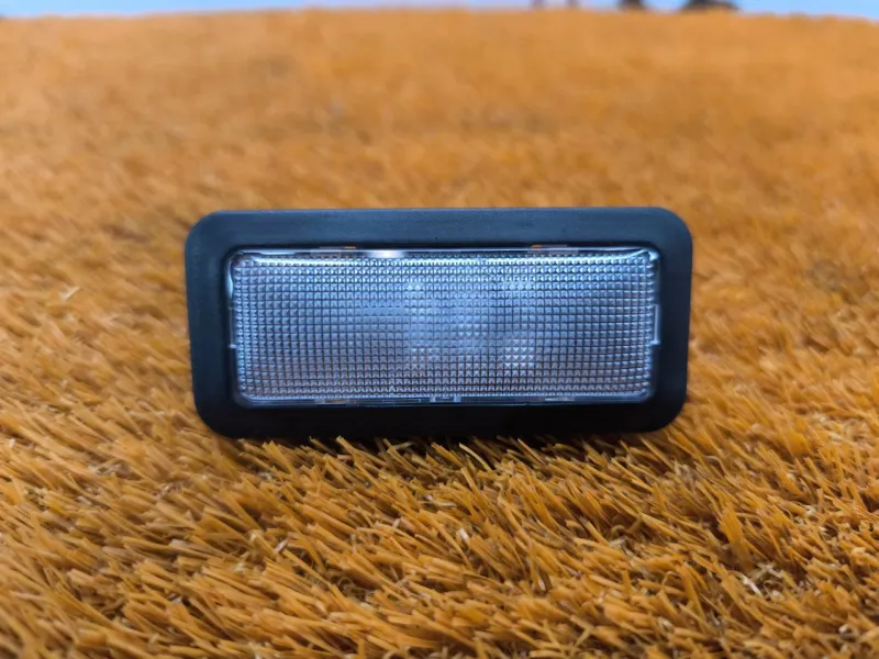 Плафон подсветки багажника