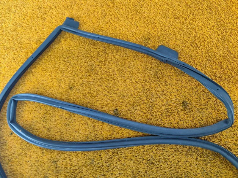 Уплотнитель двери