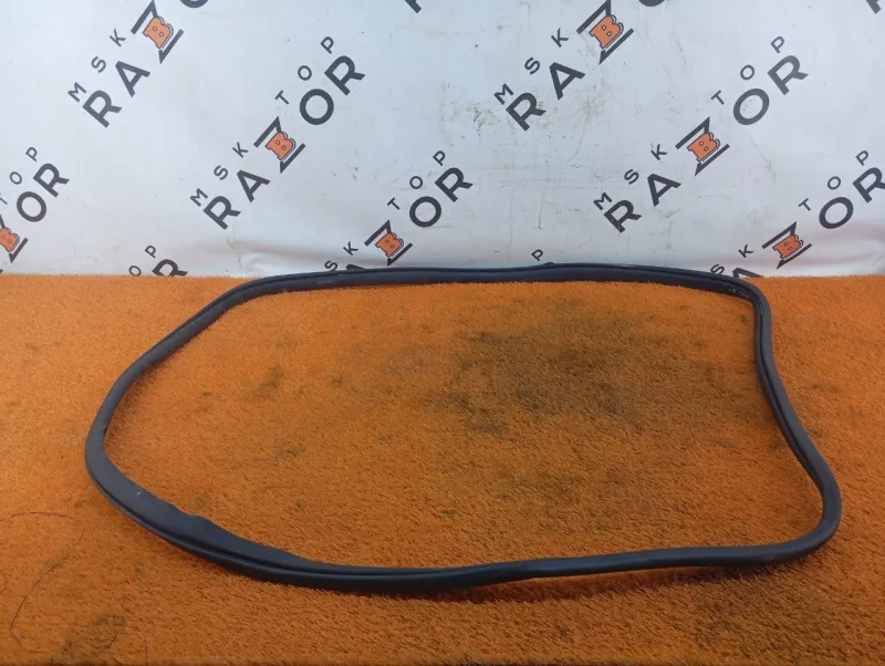 Уплотнитель проема двери