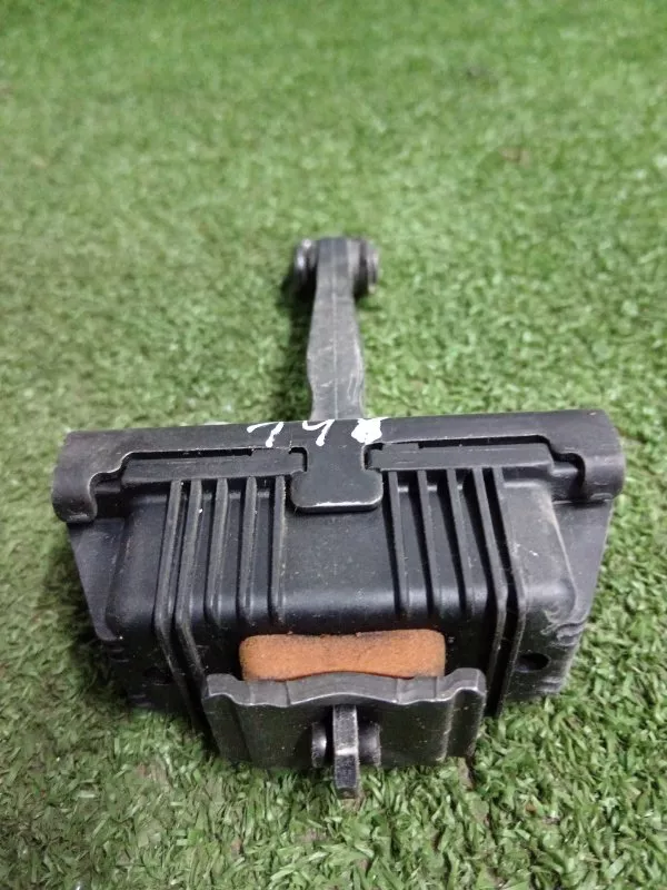 Ограничитель двери