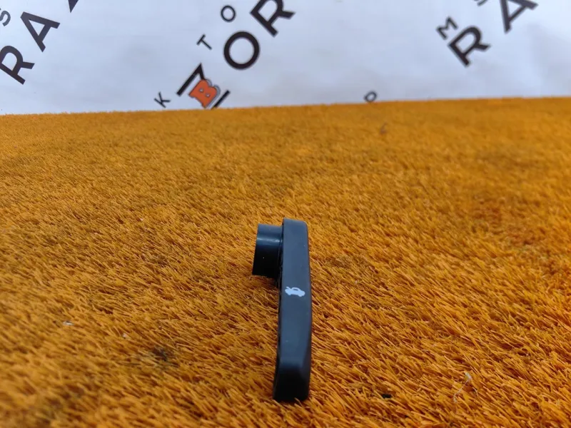 Ручка открывания капота