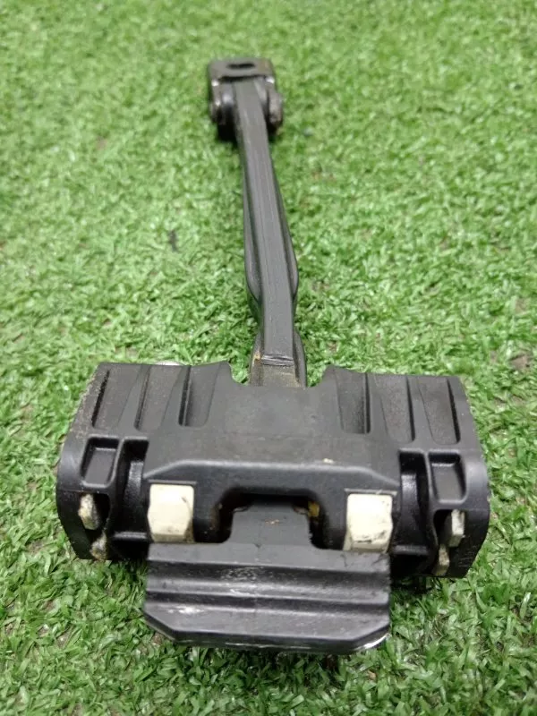 Ограничитель двери