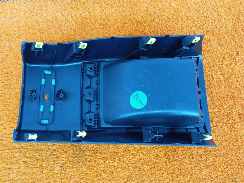 Накладка центральной консоли