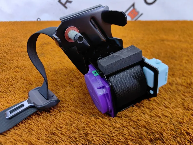 Ремень безопасности