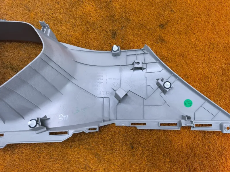 Накладка на стойку кузова