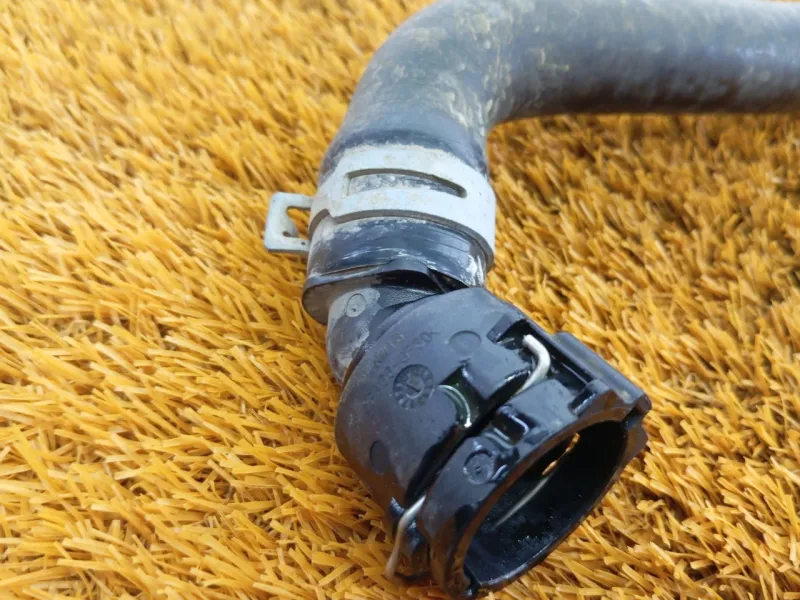 Патрубок отопителя