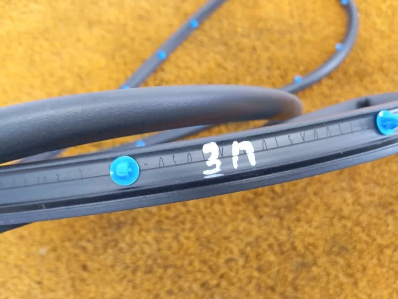 Уплотнитель двери