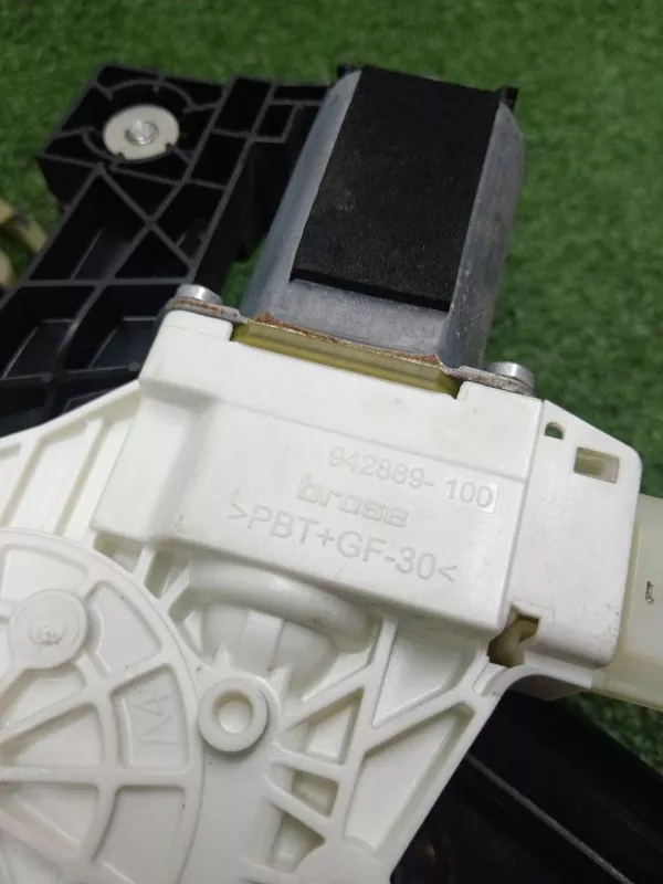 Стеклоподъемник BMW 5-Series 2011 51357182614 F10, задний правый