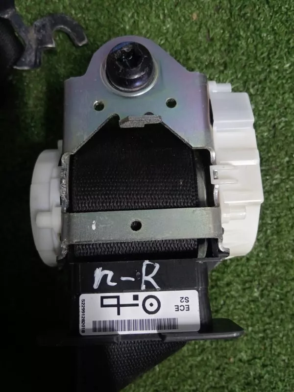 Ремень безопасности