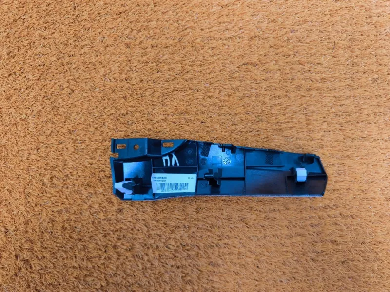 Декоративная накладка торпедо под дефлектор