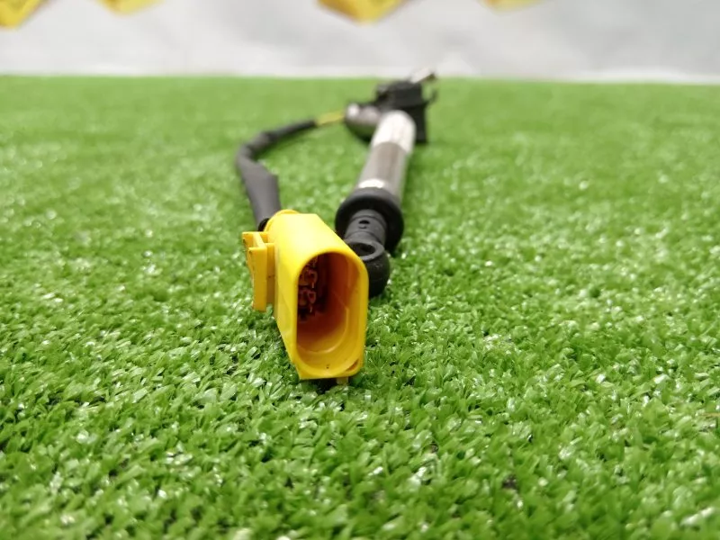 Пиропатрон петли капота Audi A5 2019 8W6823823 2 CYR