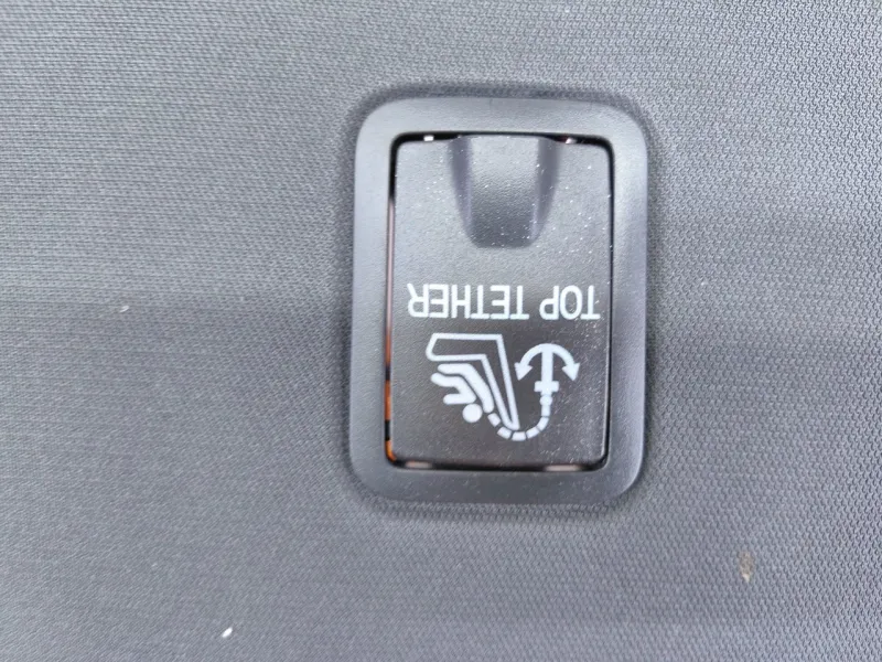 Полка багажника