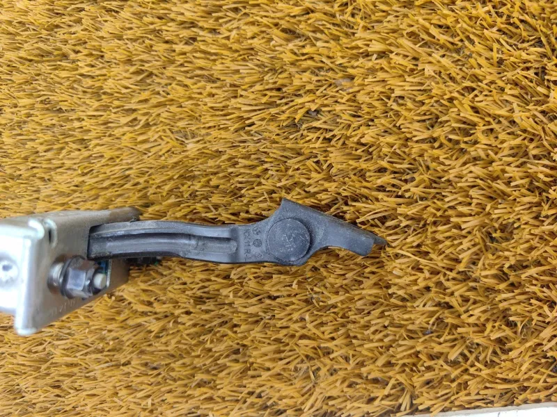 Ограничитель двери