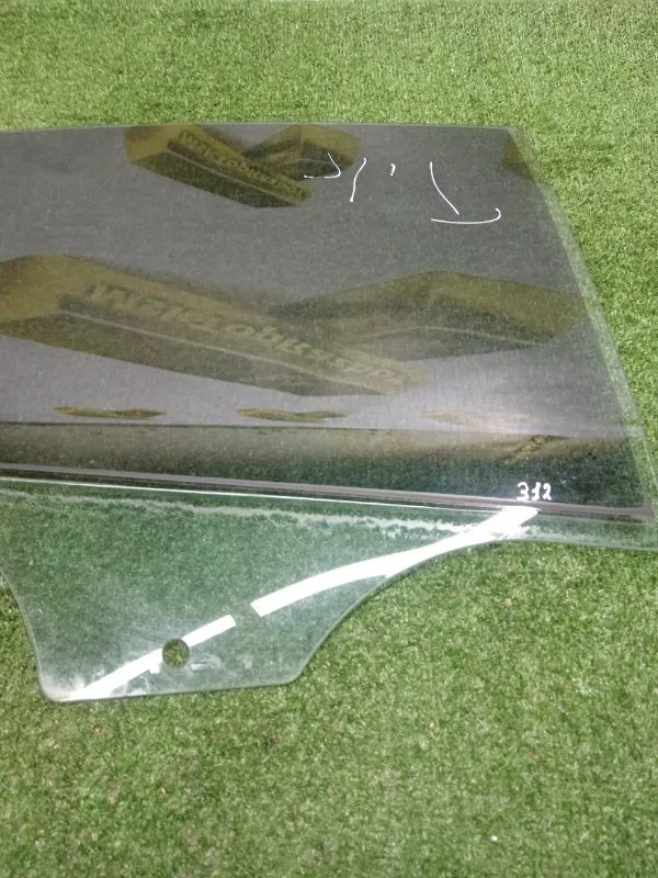 Стекло двери BMW 5-Series 2011 51357182118 F10, заднее правое