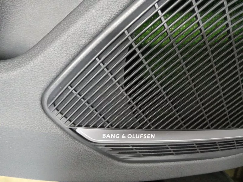 Обшивка двери