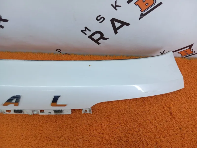 Накладка крышки багажника