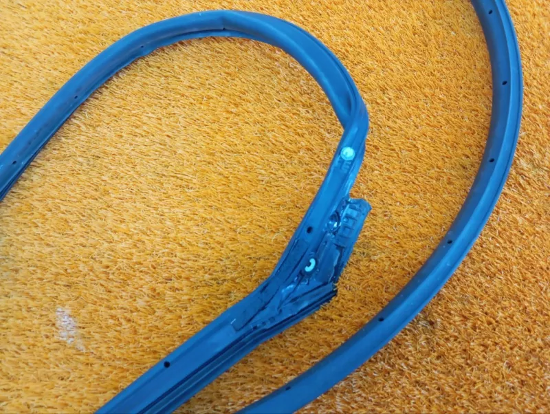 Уплотнитель двери