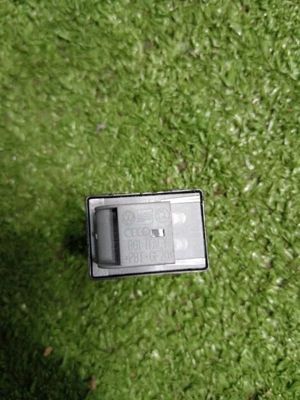 Кнопка стеклоподъемника