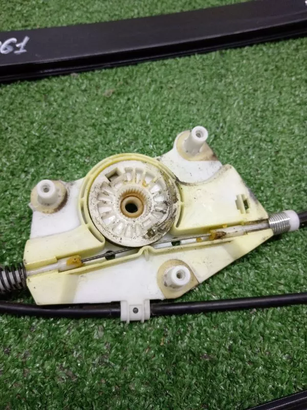 Стеклоподъемник Audi A8 2004 4E0839462C D3, задний правый