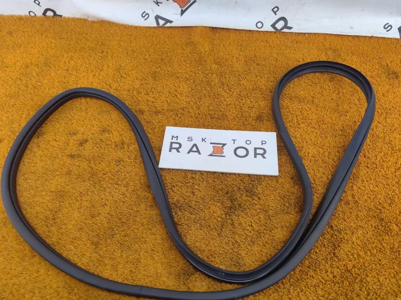 Уплотнитель проема двери