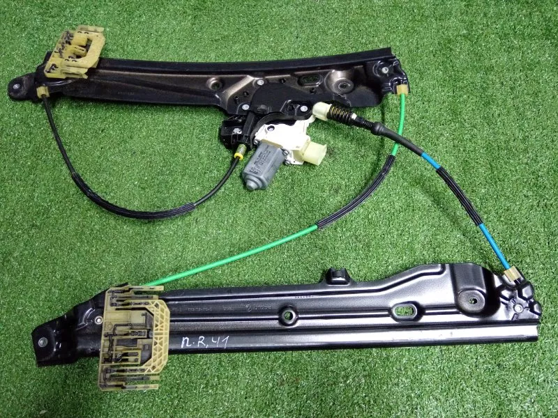 Стеклоподъемник BMW 5-Series 2011 51337182132 F10, передний правый