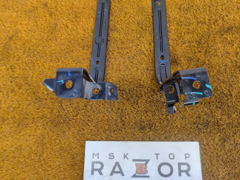 Крепление топливного бака