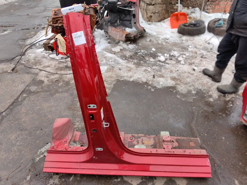 Порог с центральной стойкой