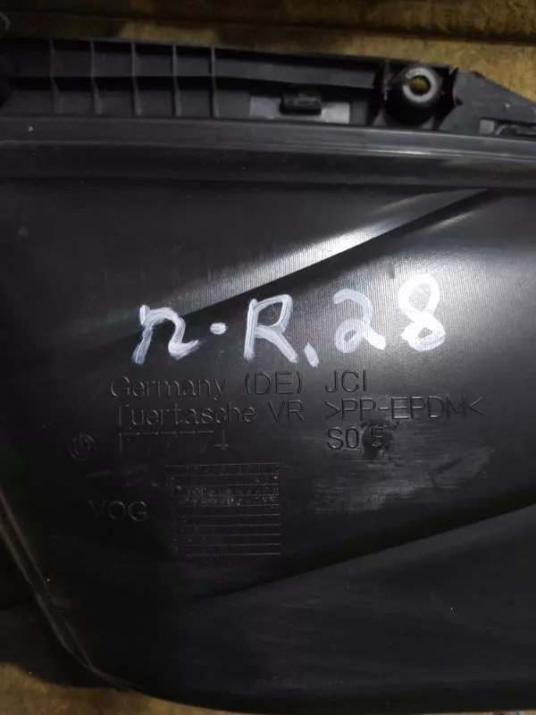 Обшивка двери BMW 5-Series 2012 51417273354 F10, передняя правая