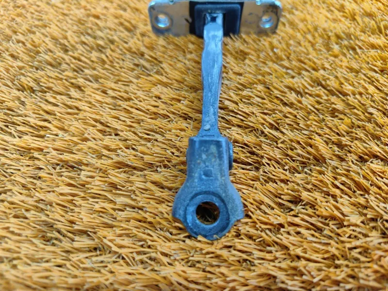 Ограничитель двери