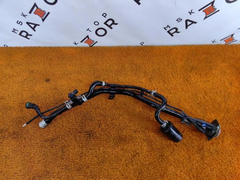 Горловина топливного бака