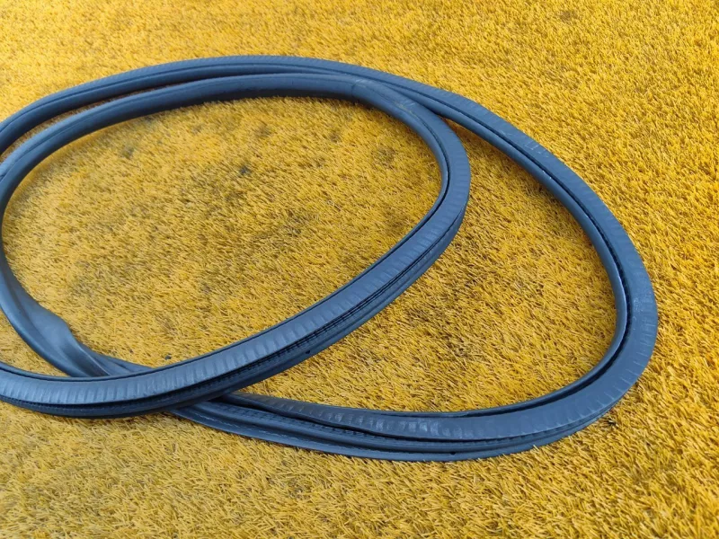 Уплотнитель проема двери