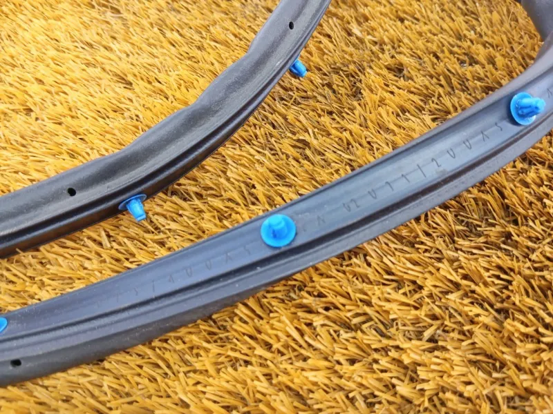 Уплотнитель двери