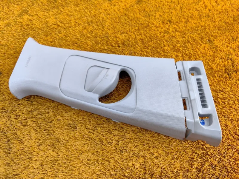 Обшивка центральной стойки