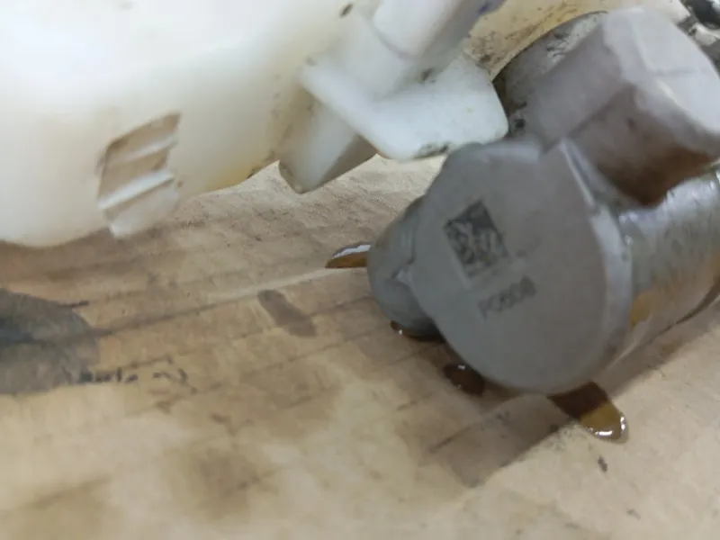 Главный тормозной цилиндр