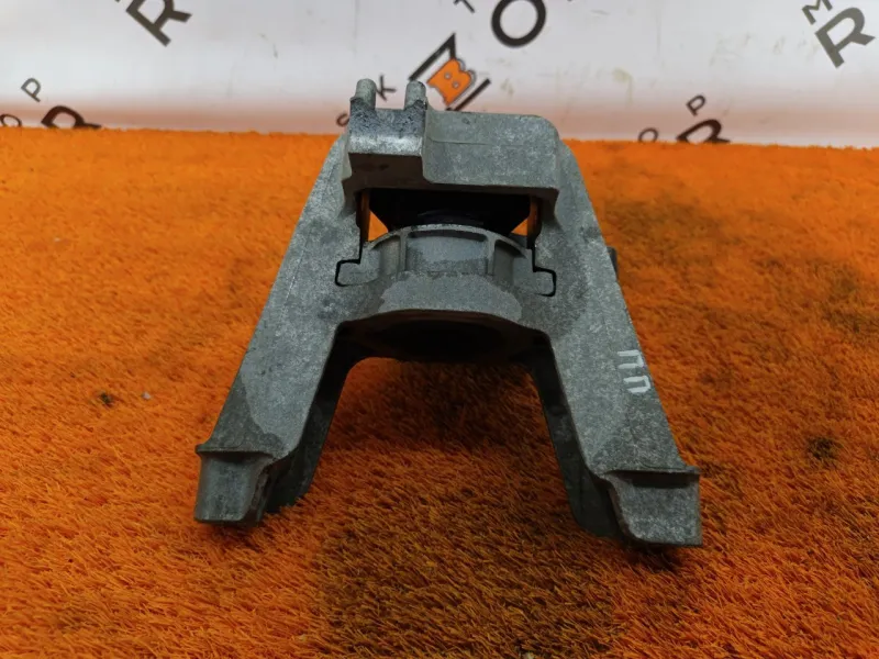 Опора двигателя