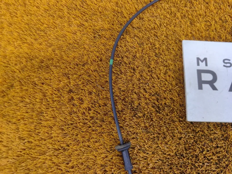 Трос замка капота