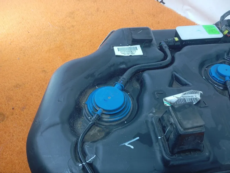 Бак топливный