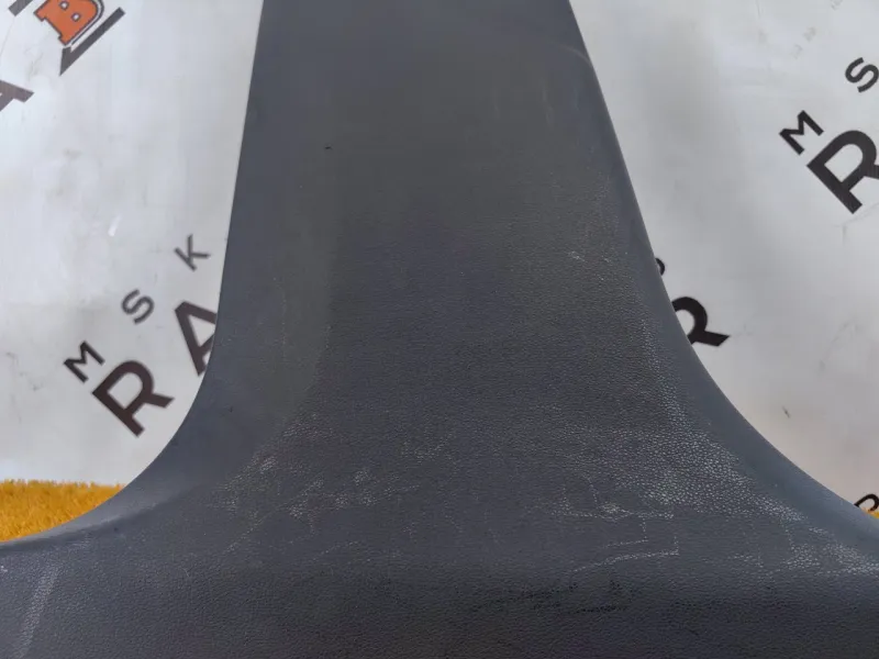 Обшивка центральной стойки