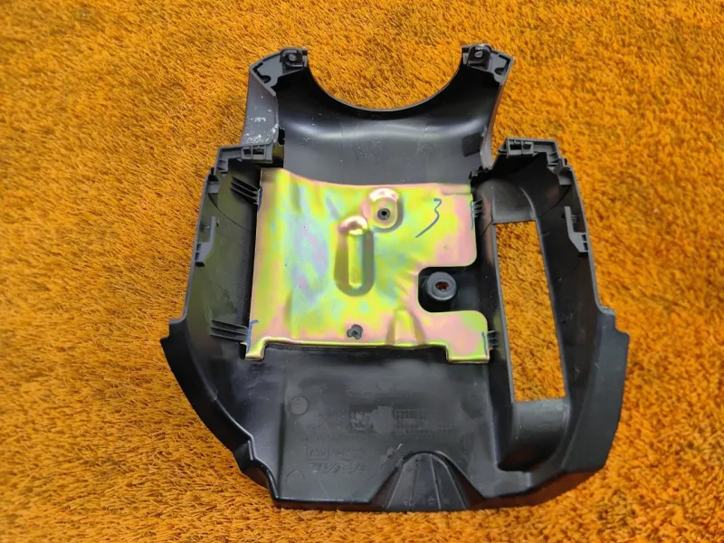 Кожух рулевой колонки