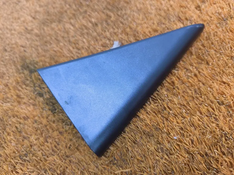 Уголок двери