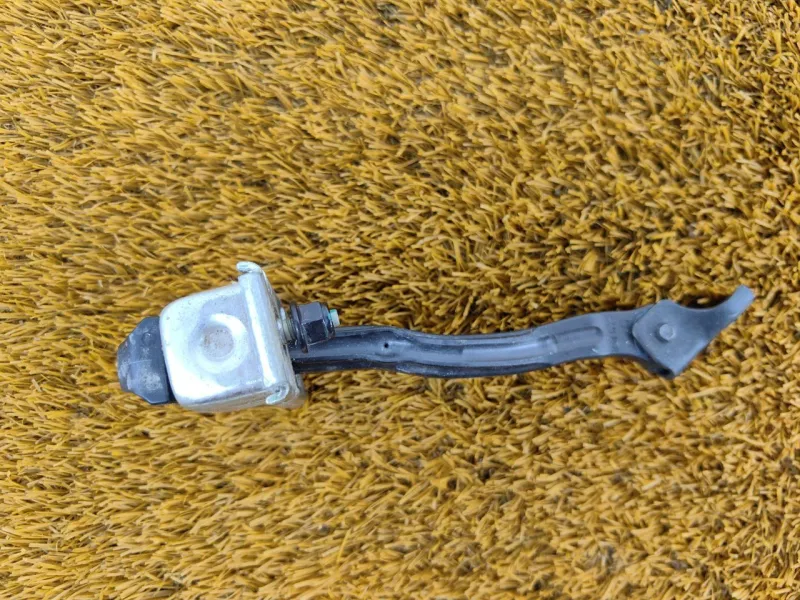 Ограничитель двери