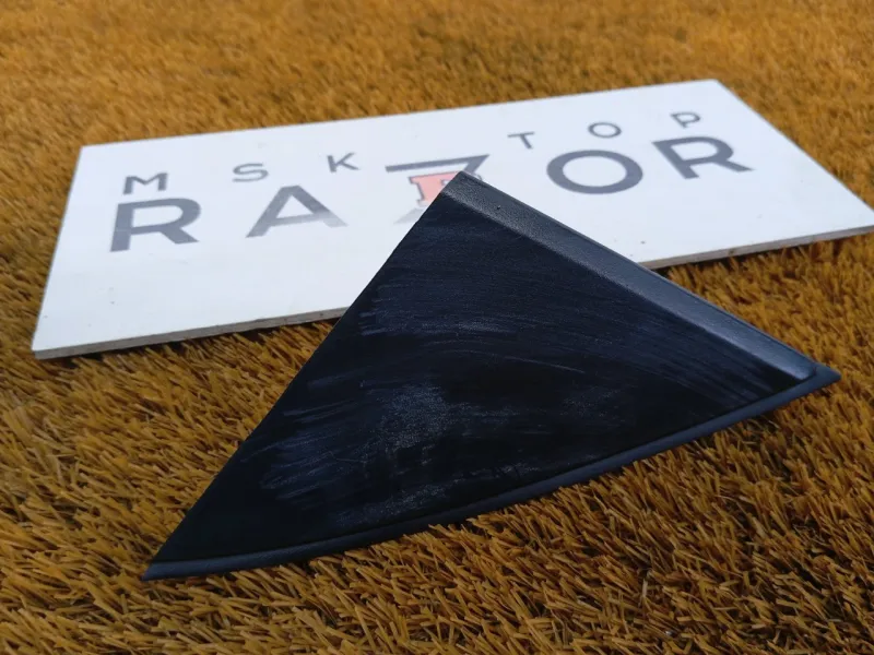 Уголок двери