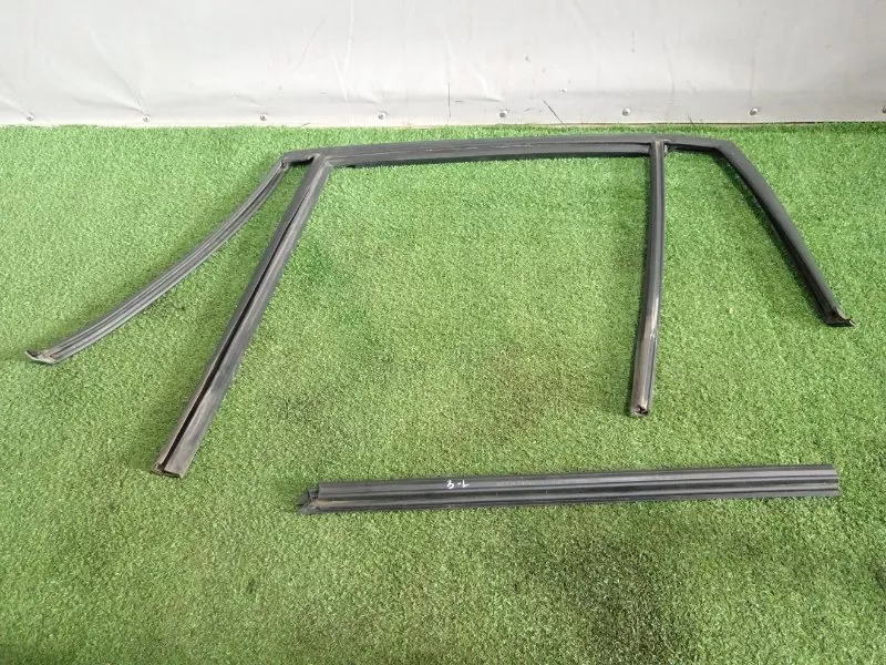 Уплотнитель стекла двери