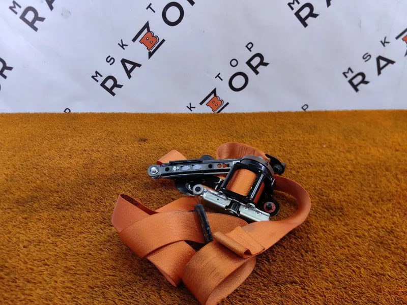 Ремень безопасности