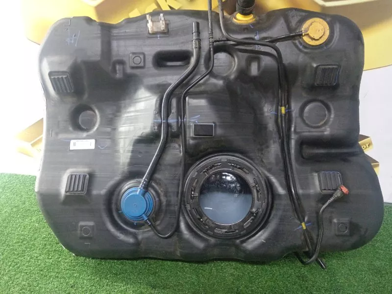 Бак топливный