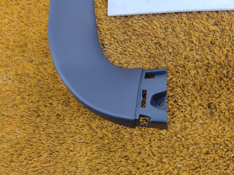 Обшивка двери багажника