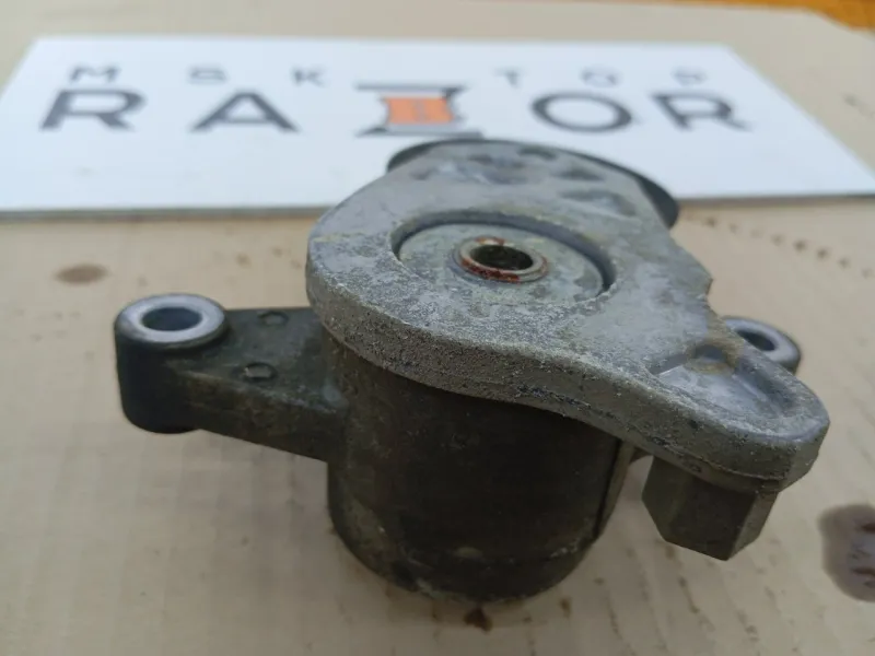 Натяжитель приводного ремня