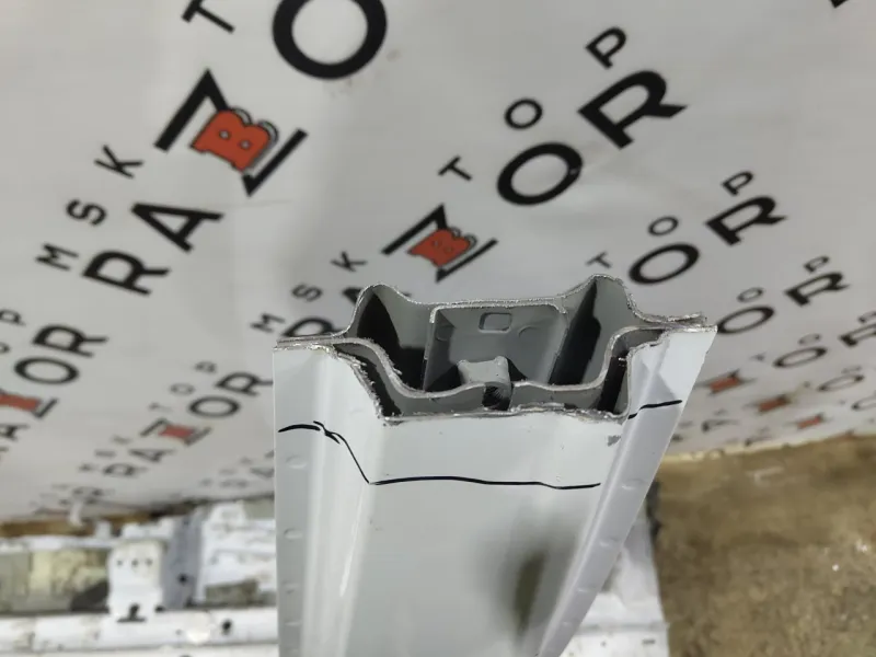 Порог с центральной стойкой